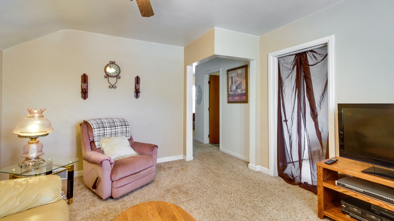 Photo of Livingroom in Chisholm