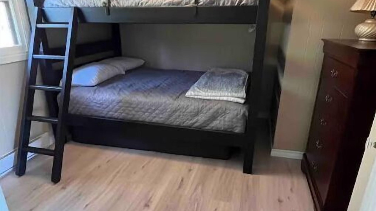 Photo of Bedroom in Penetanguishene