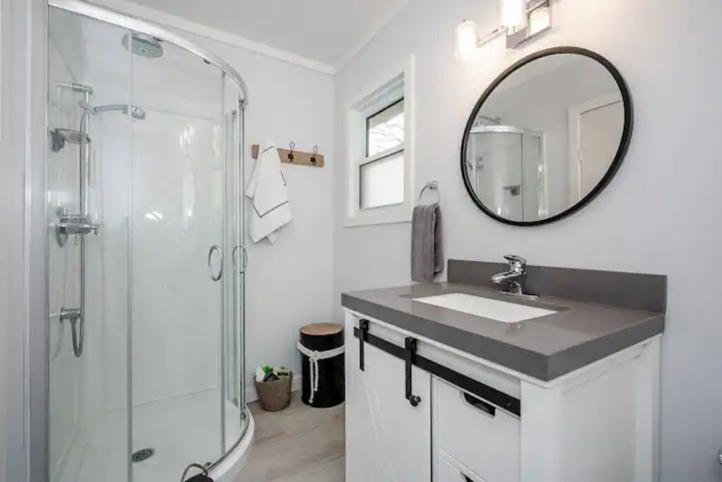 Photo of Bathroom in Penetanguishene
