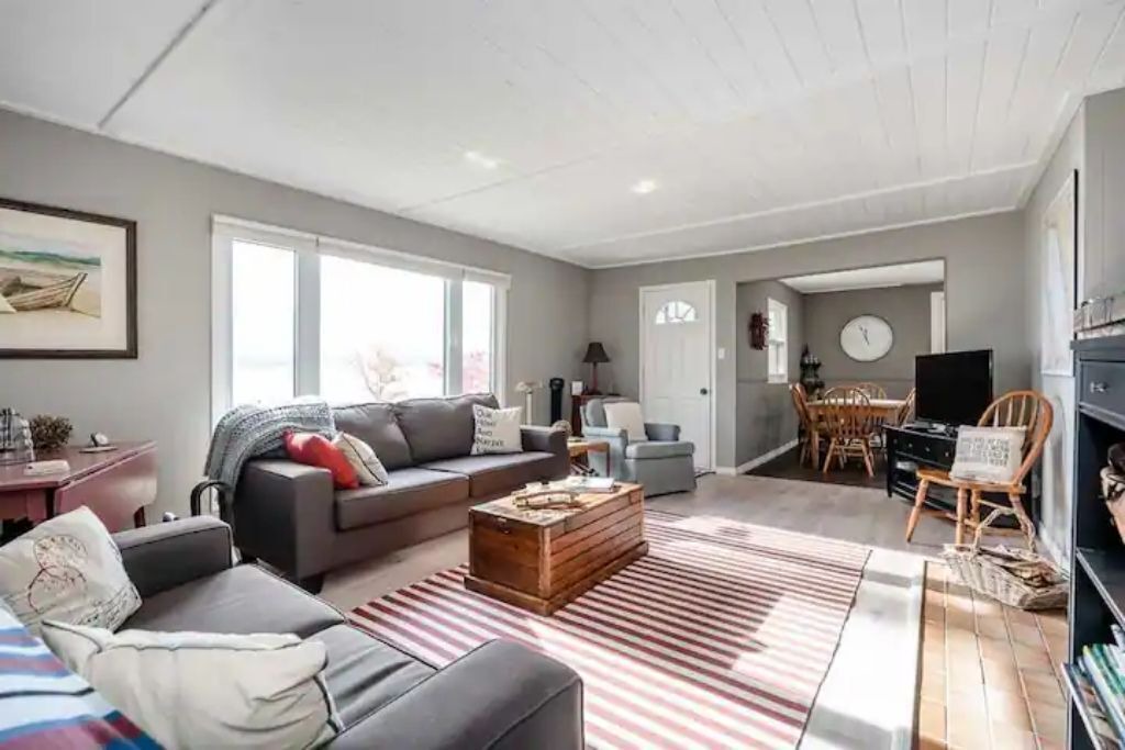 Photo of Livingroom in Penetanguishene