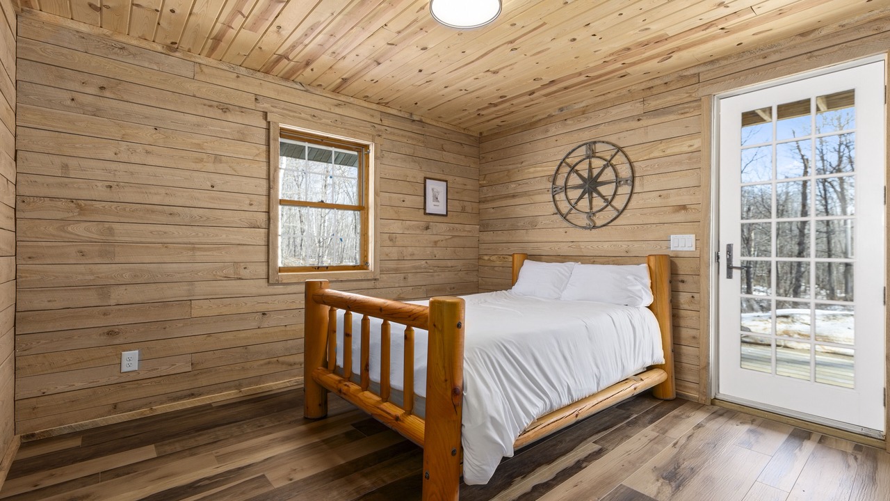 Photo of Bedroom in Longville