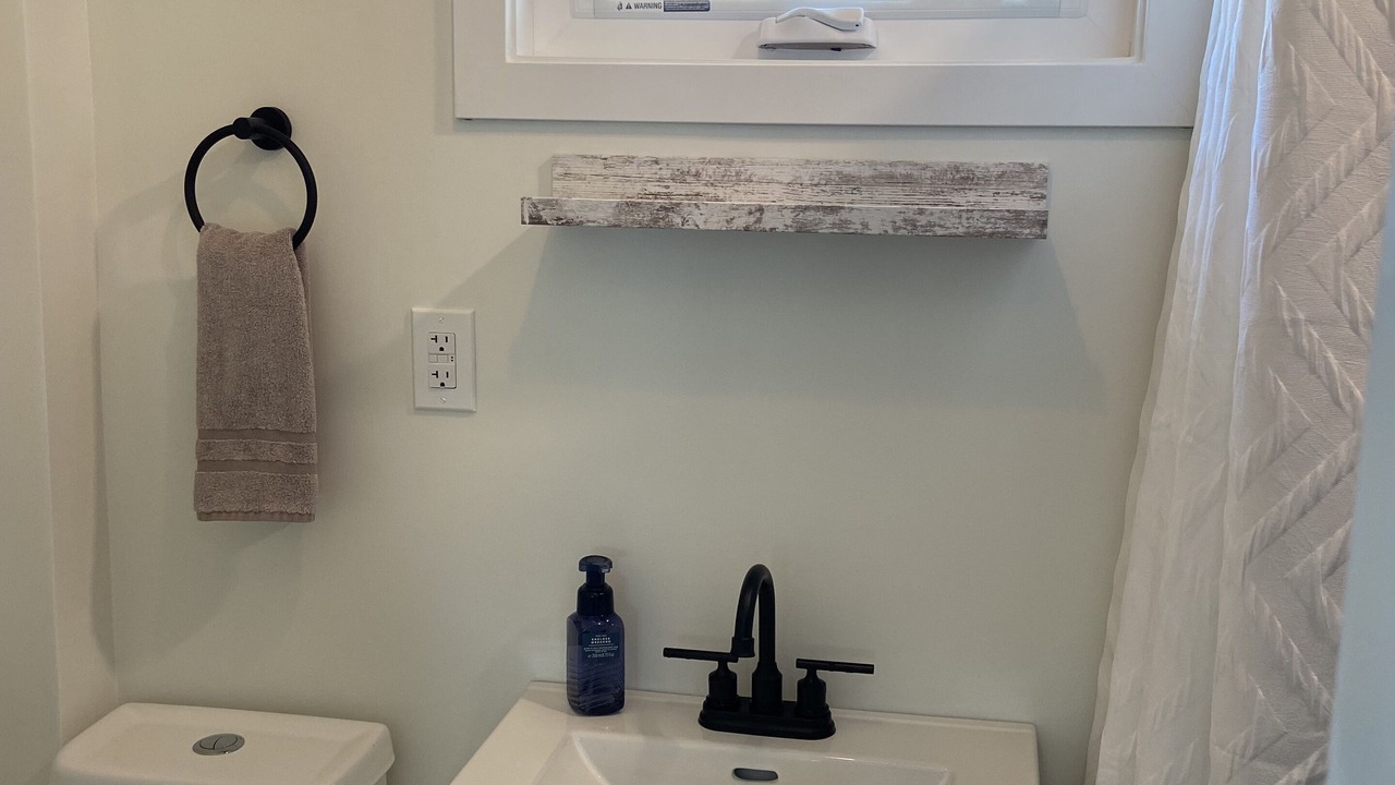 Photo of Bathroom in Wainfleet