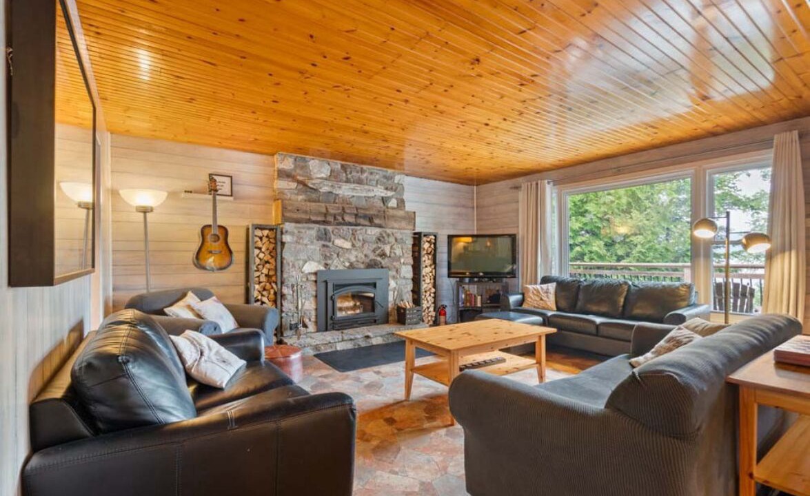 Photo of Livingroom in North Frontenac