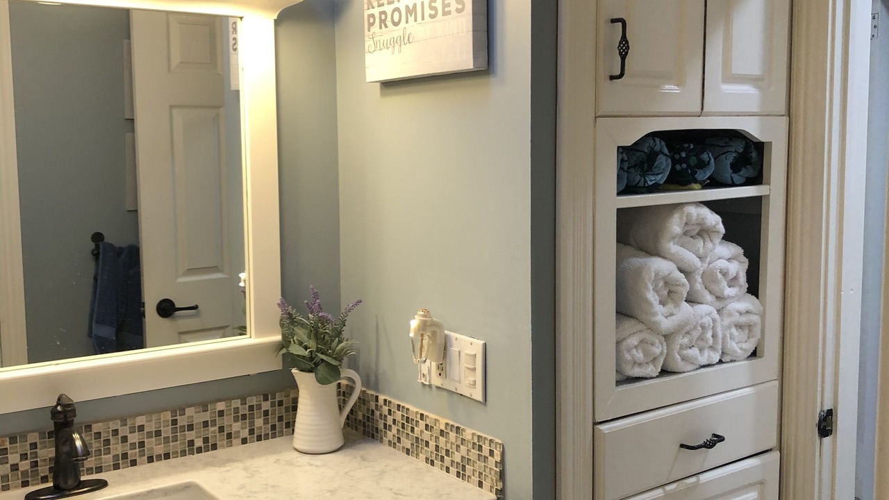 Photo of Bathroom in White Oaks