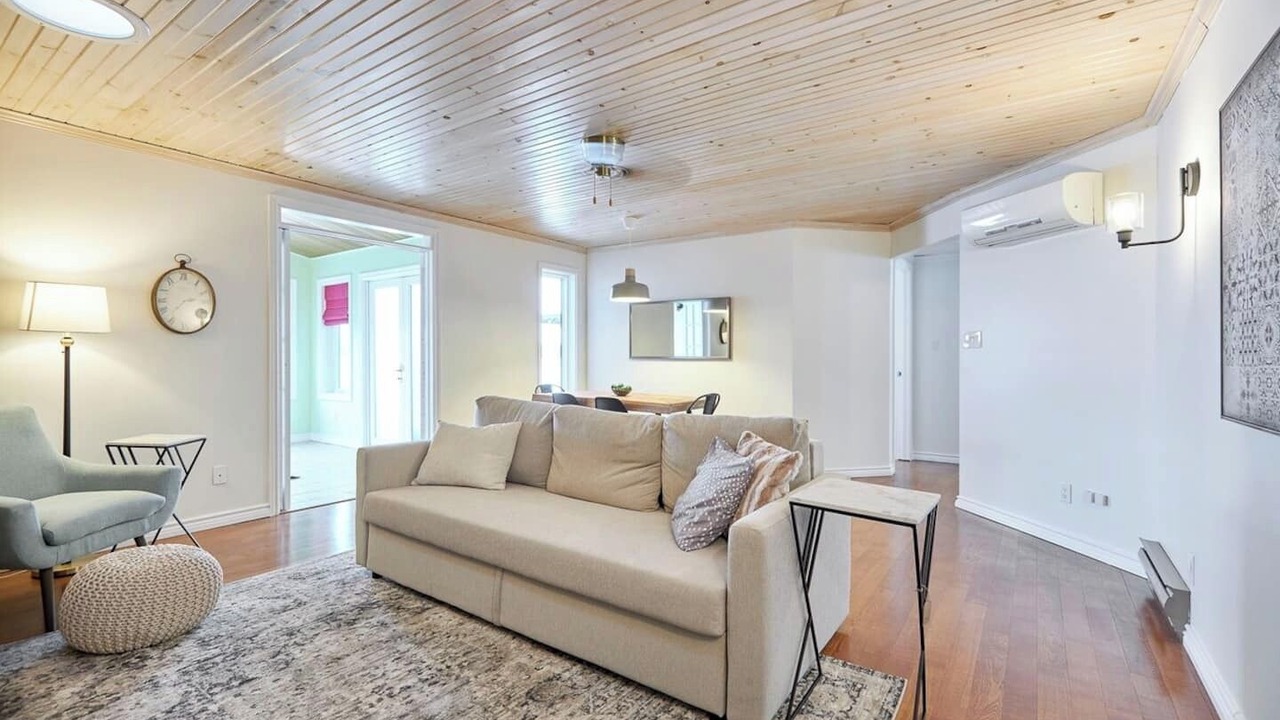 Photo of Livingroom in Oxford Station