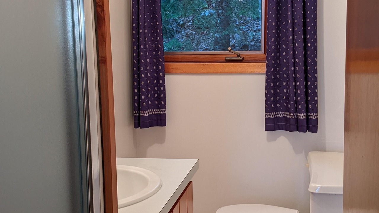 Photo of Bathroom in Highland Grove
