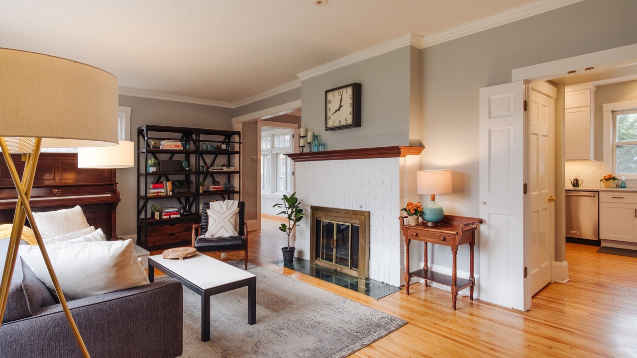 Photo of Livingroom in Lynnhurst