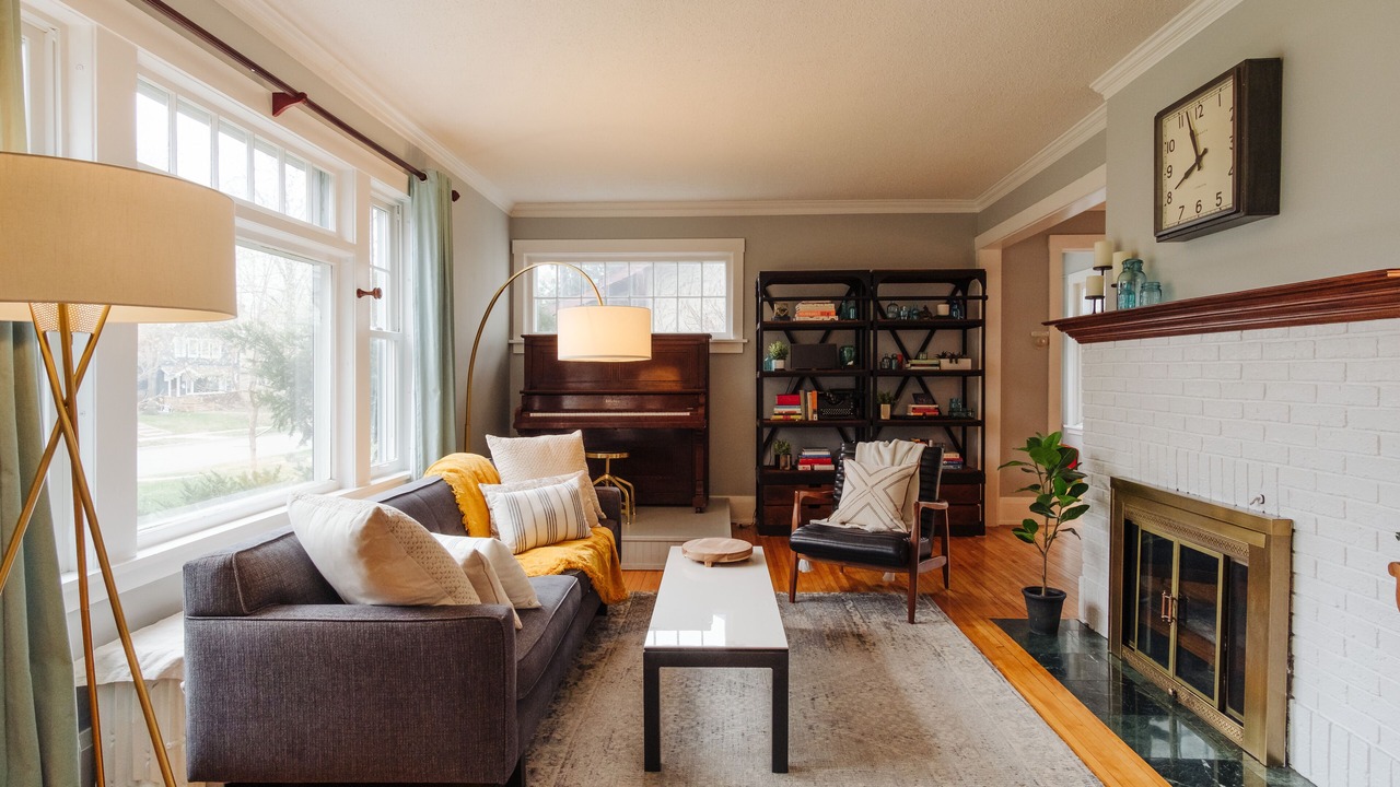 Photo of Livingroom in Lynnhurst