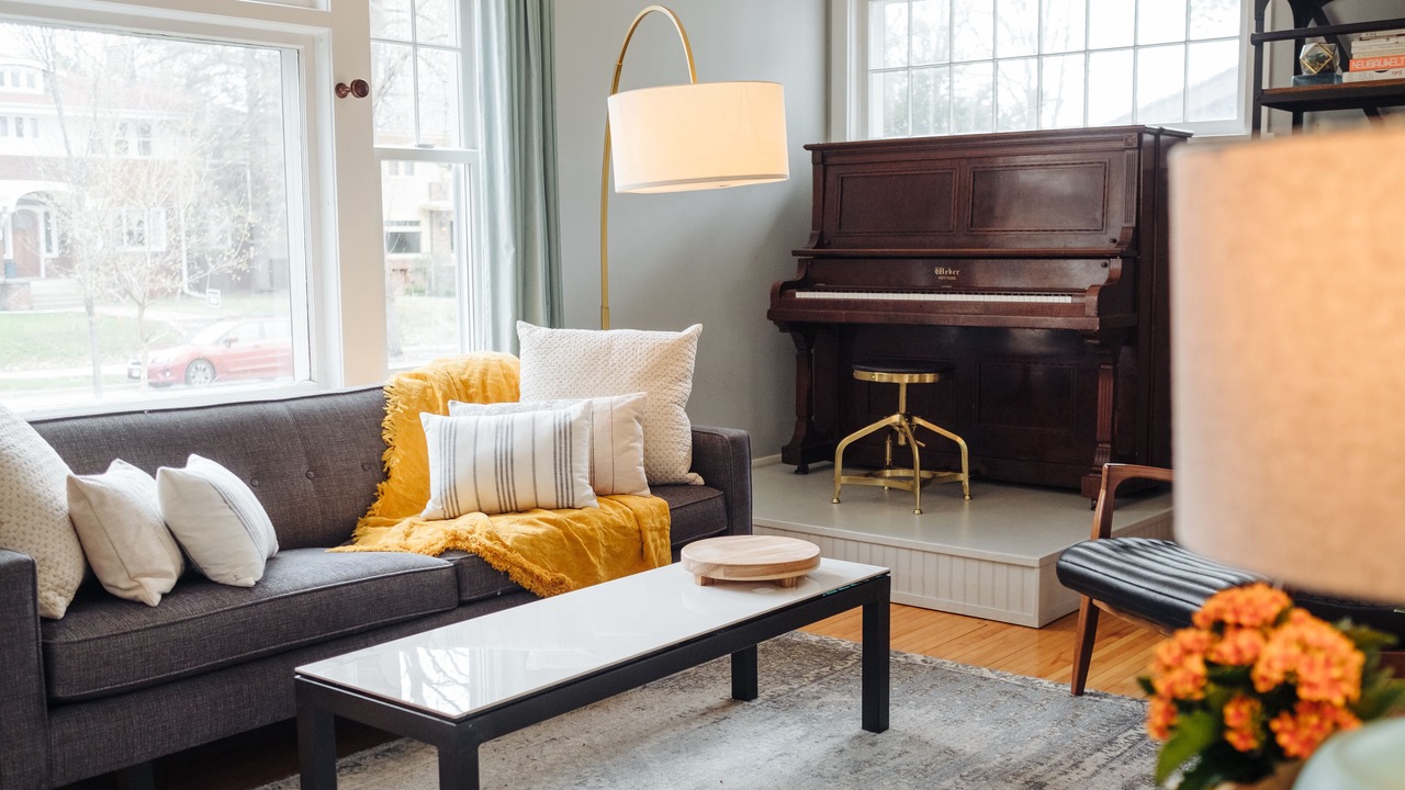 Photo of Livingroom in Lynnhurst