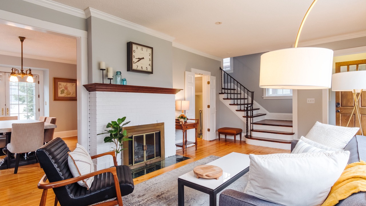 Photo of Livingroom in Lynnhurst