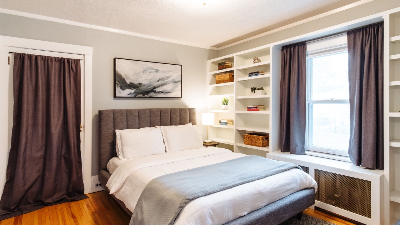 Photo of Bedroom in Lynnhurst