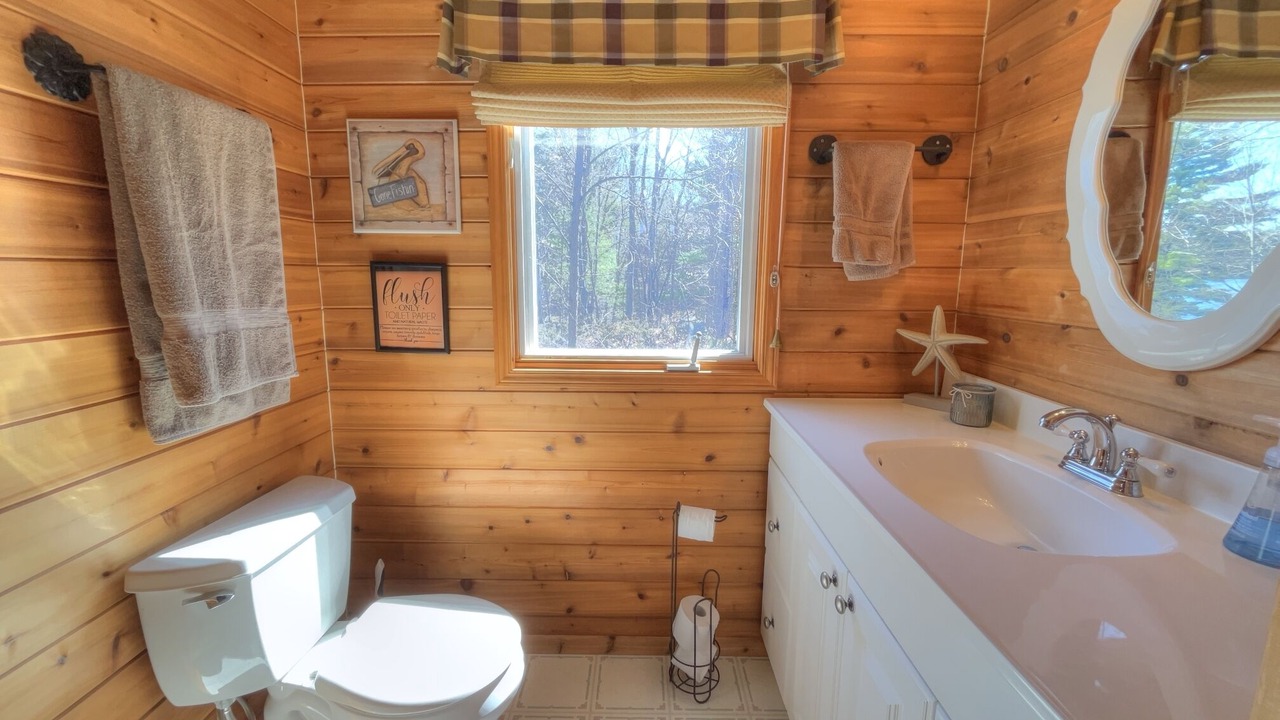Photo of Bathroom in Rideau Lakes