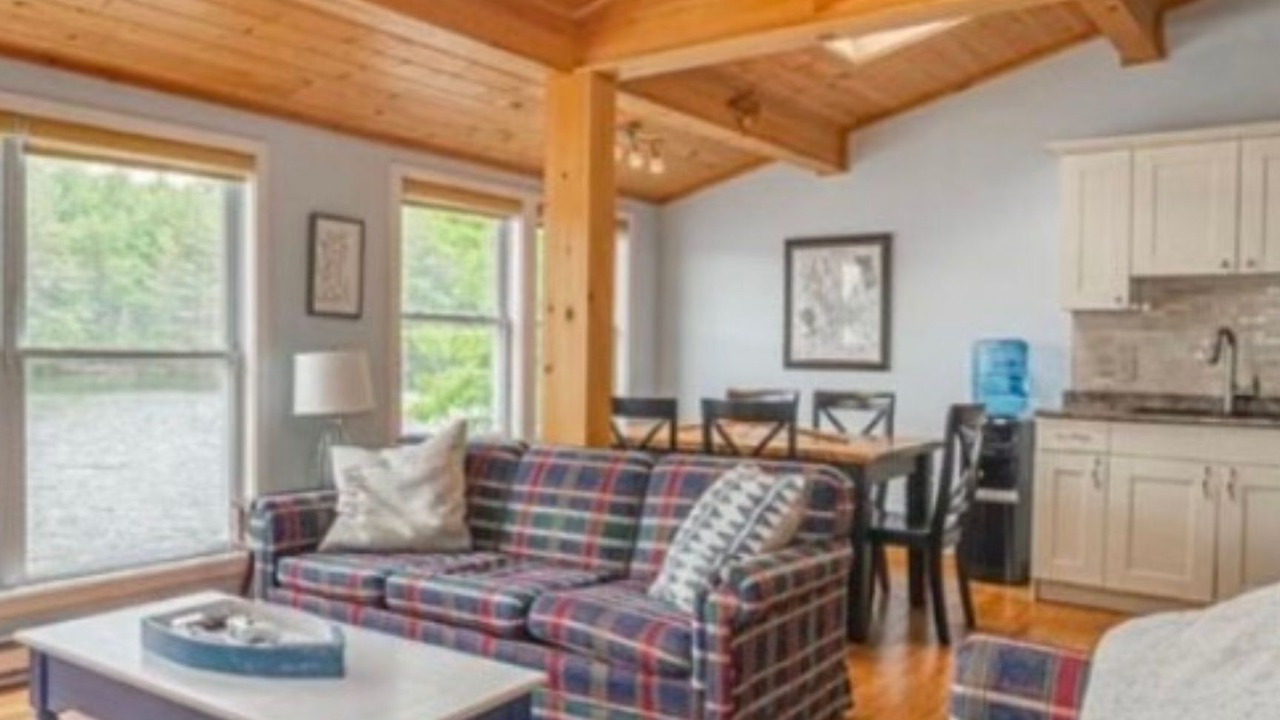 Photo of Livingroom in Georgian Bay