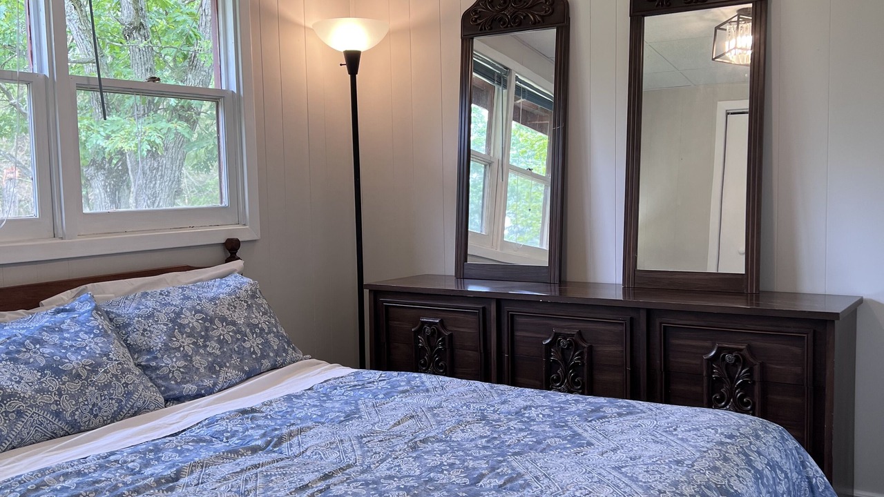 Photo of Bedroom in Trent Lakes