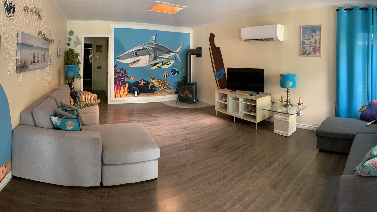 Photo of Livingroom in Grand Bend