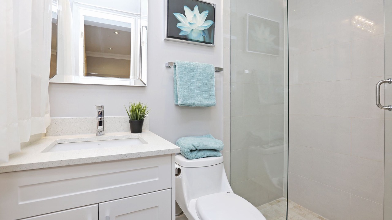 Photo of Bathroom in The Beaches