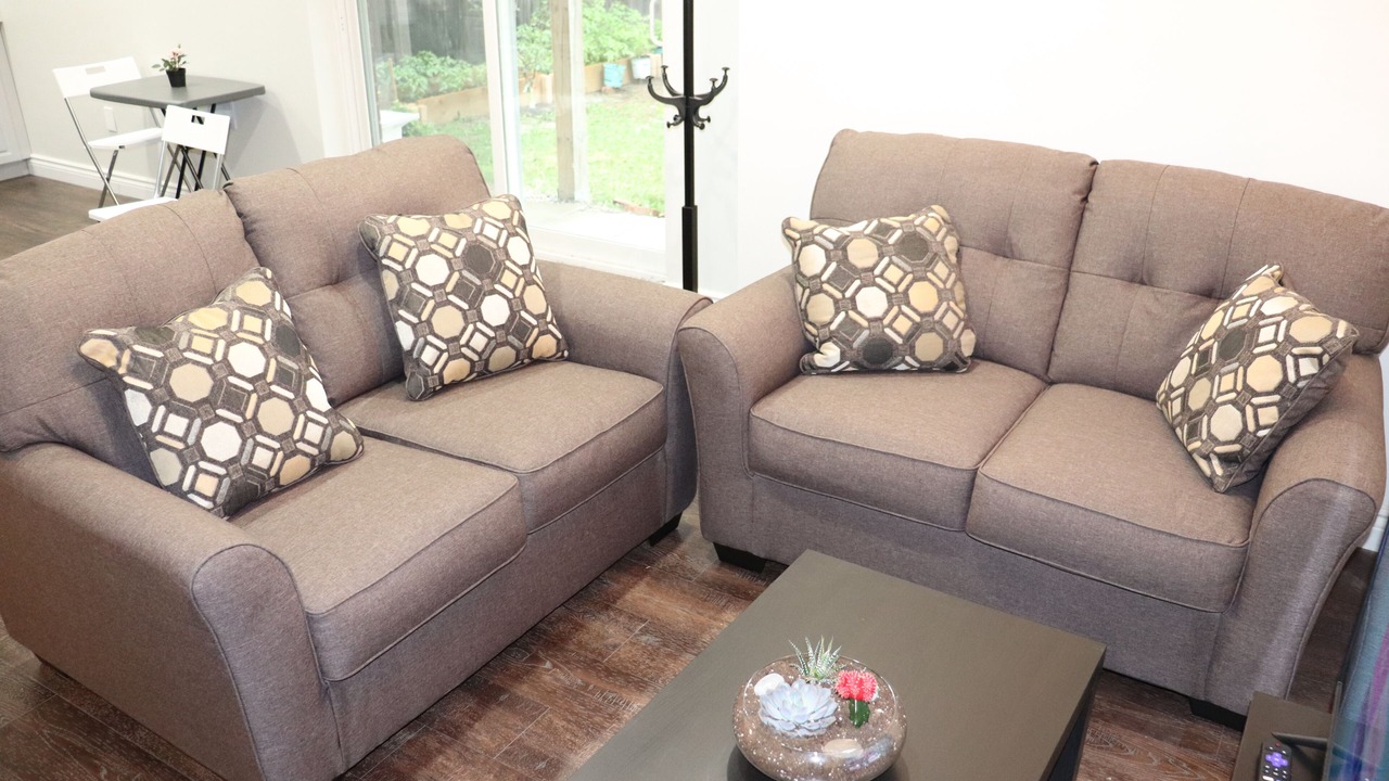 Photo of Livingroom in Ajax