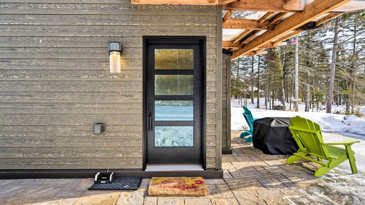 Photo of Patio Balcony in Two Harbors
