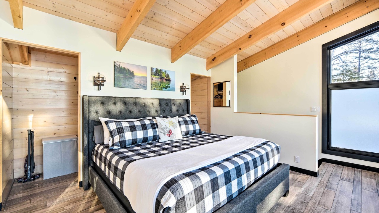 Photo of Bedroom in Two Harbors