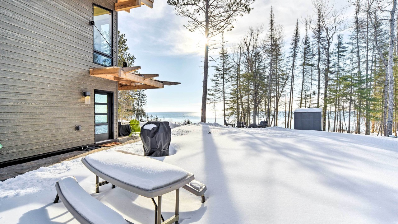 Photo of Patio Balcony in Two Harbors