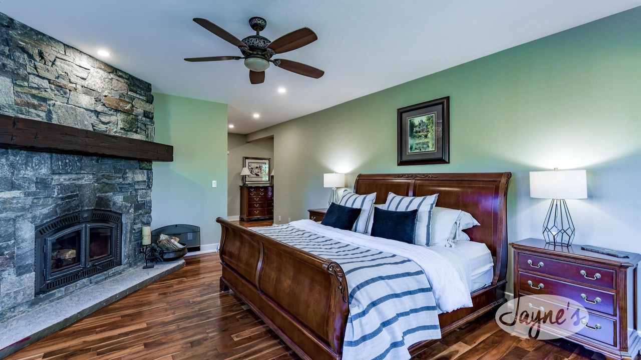Photo of Livingroom in Gravenhurst