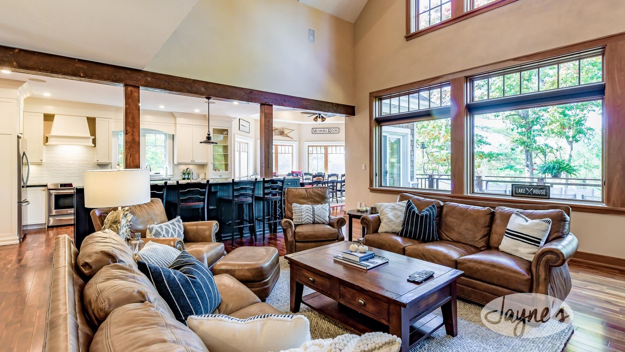 Photo of Livingroom in Gravenhurst