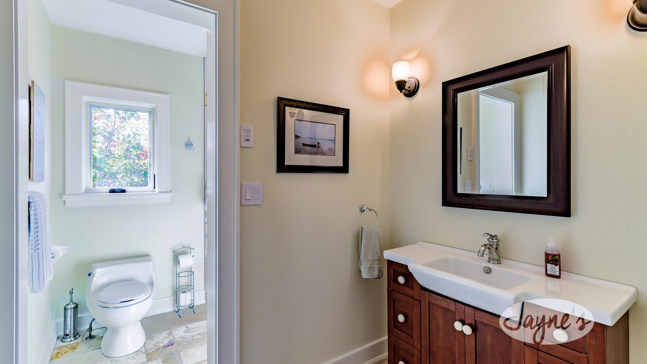 Photo of Bathroom in Gravenhurst