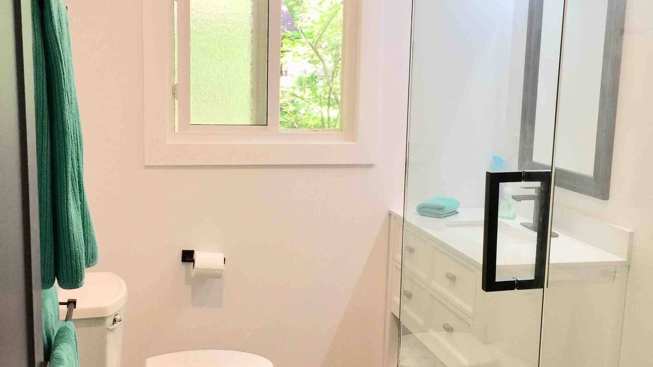 Photo of Bathroom in Grand Bend