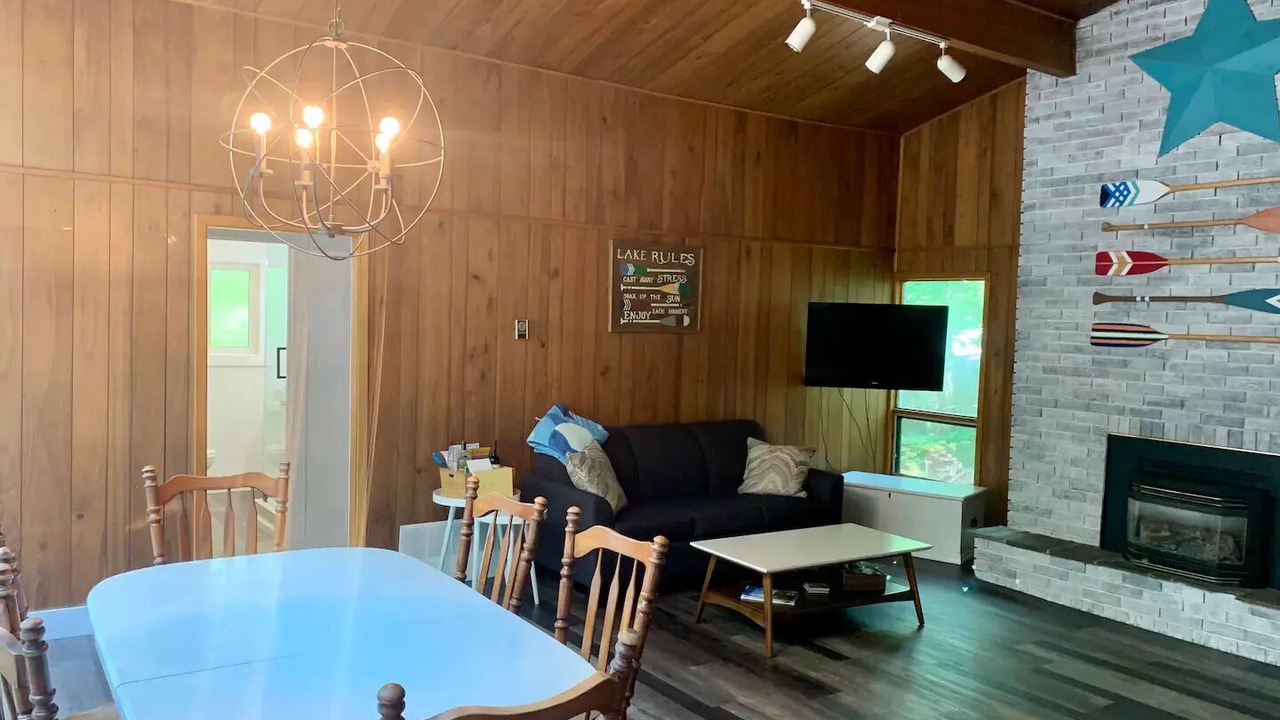 Photo of Livingroom in Grand Bend