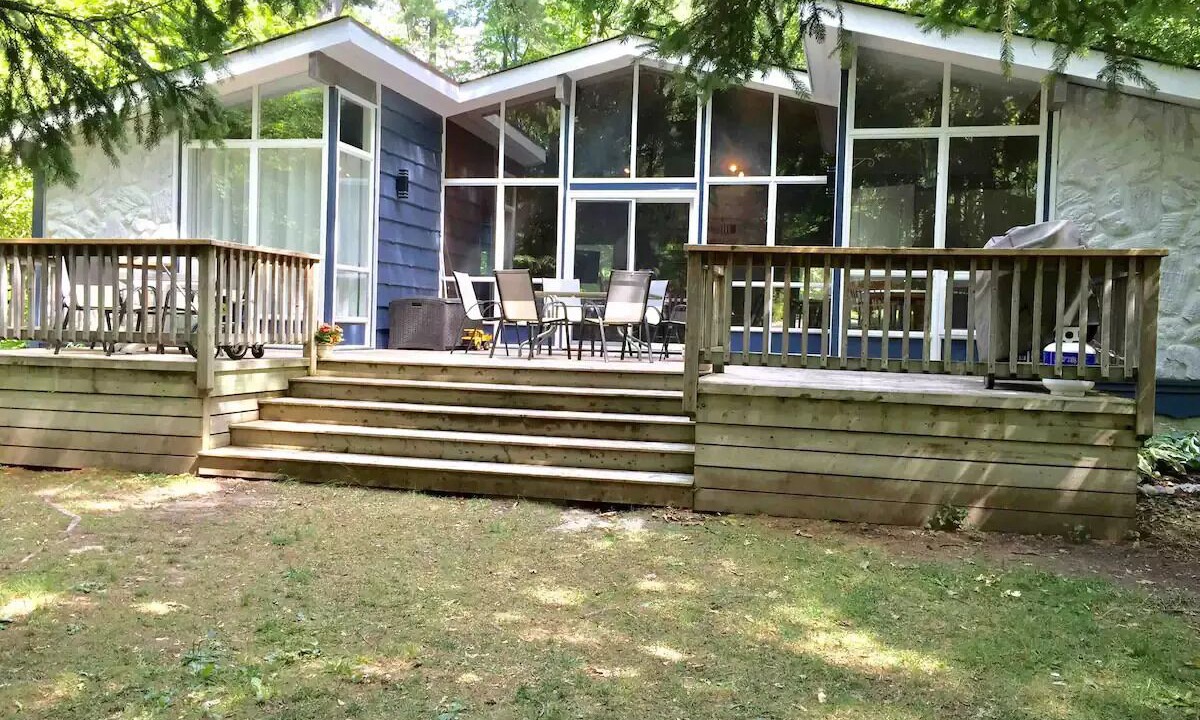 Photo of Patio Balcony in Grand Bend