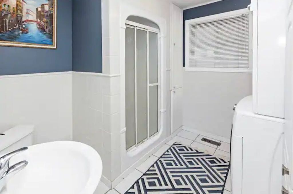 Photo of Bathroom in Lowbanks