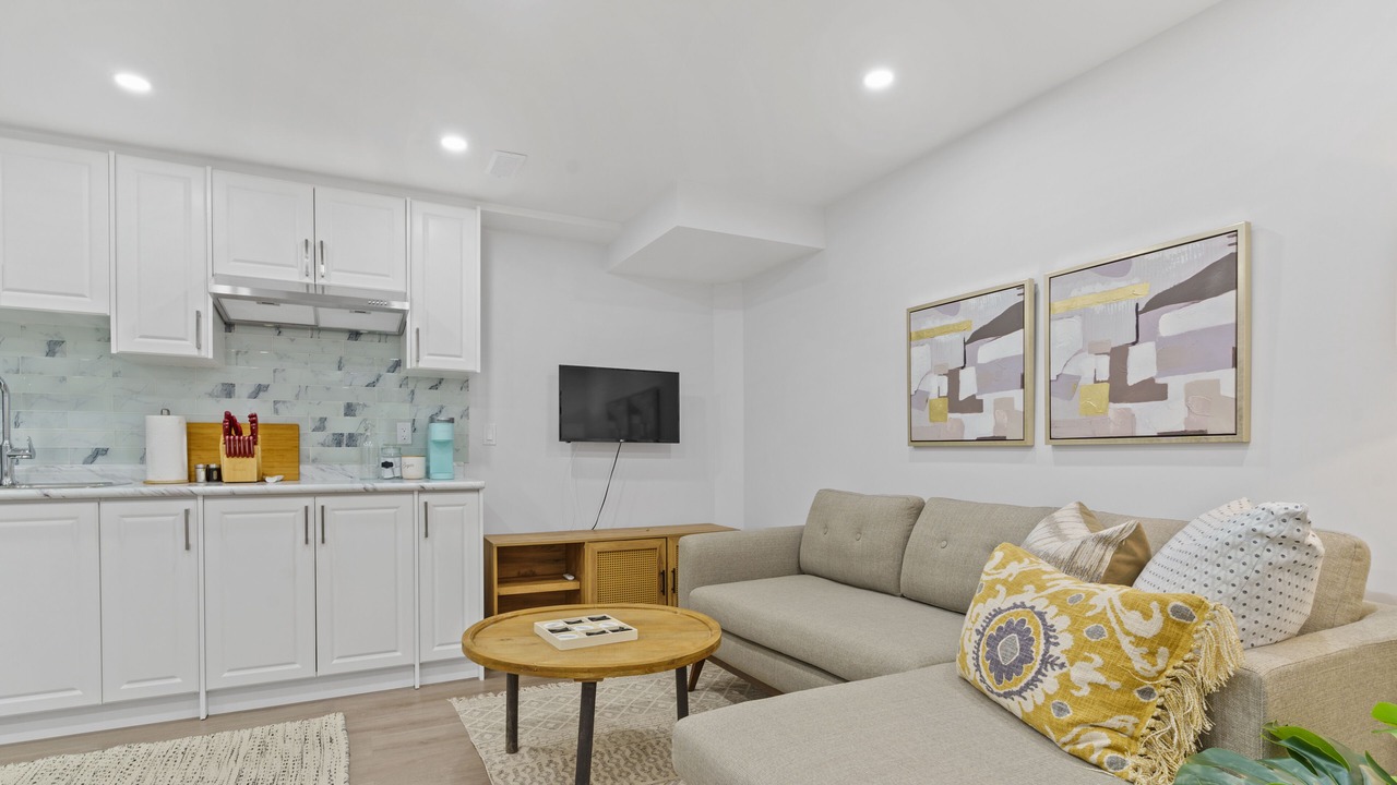Photo of Livingroom in Durham Region