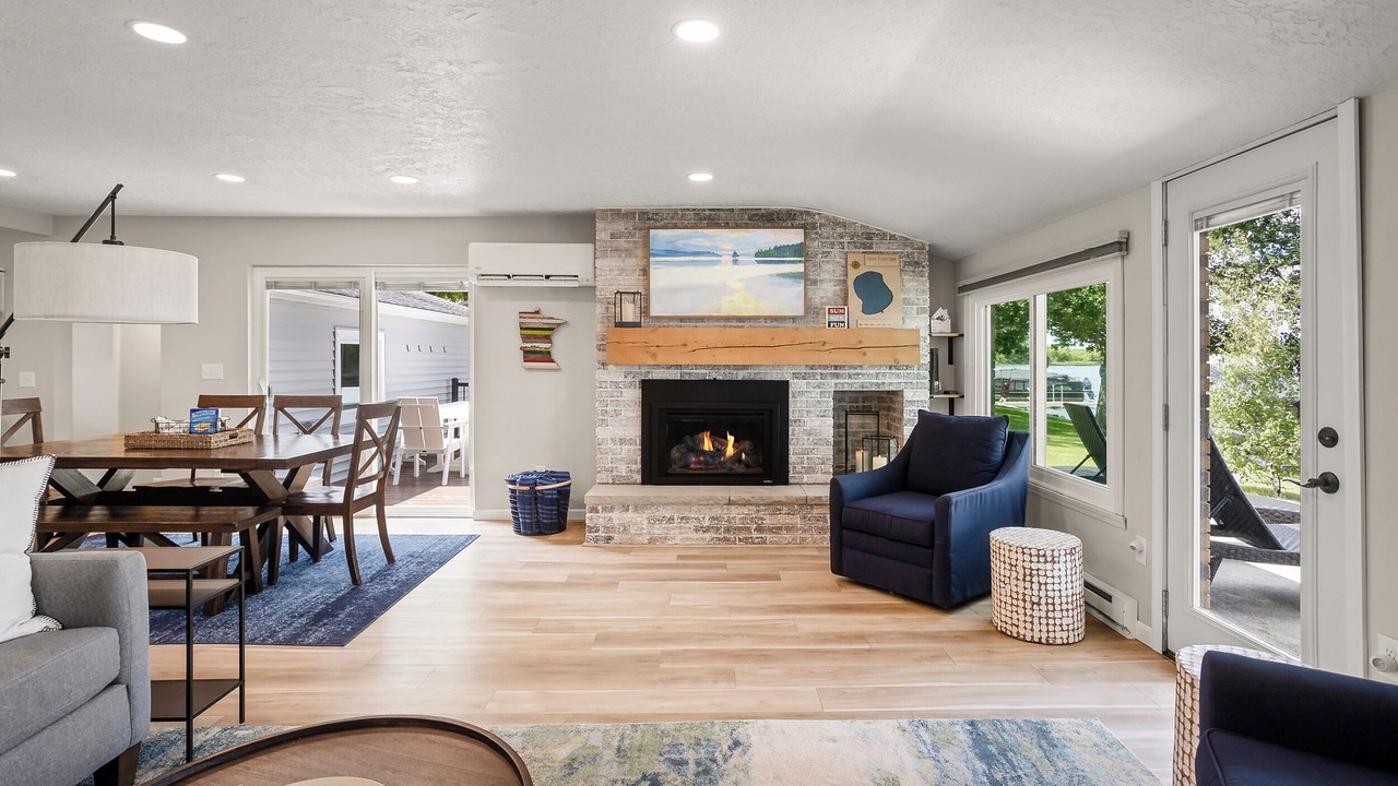 Photo of Livingroom in Detroit Lakes