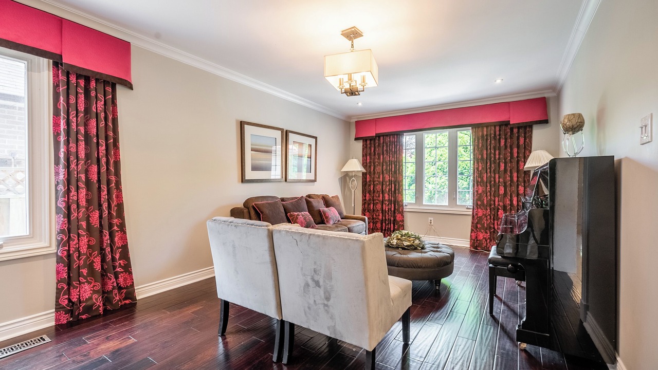 Photo of Livingroom in Lakeview