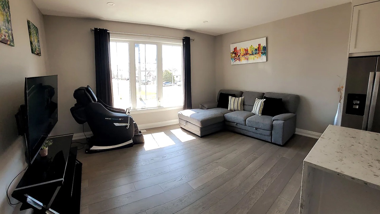Photo of Livingroom in Port Colborne