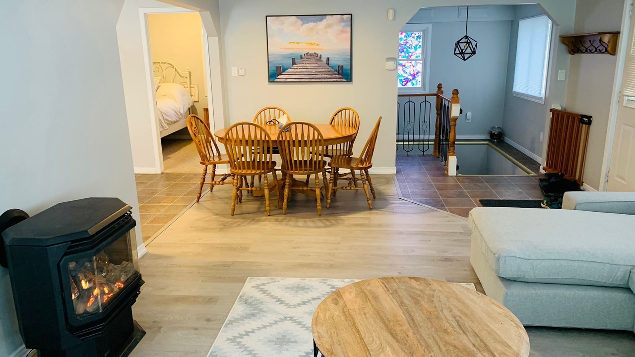 Photo of Livingroom in Lindsay