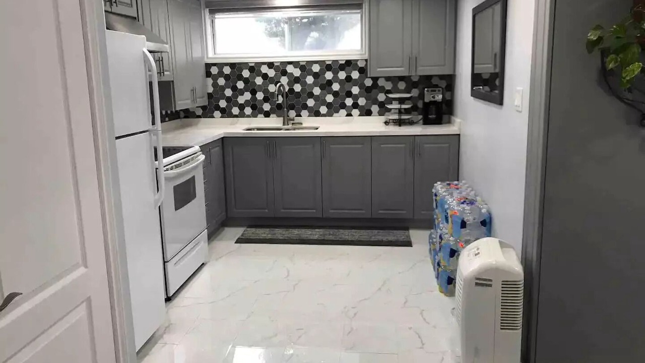 Photo of Kitchen in Golfdale Gardens