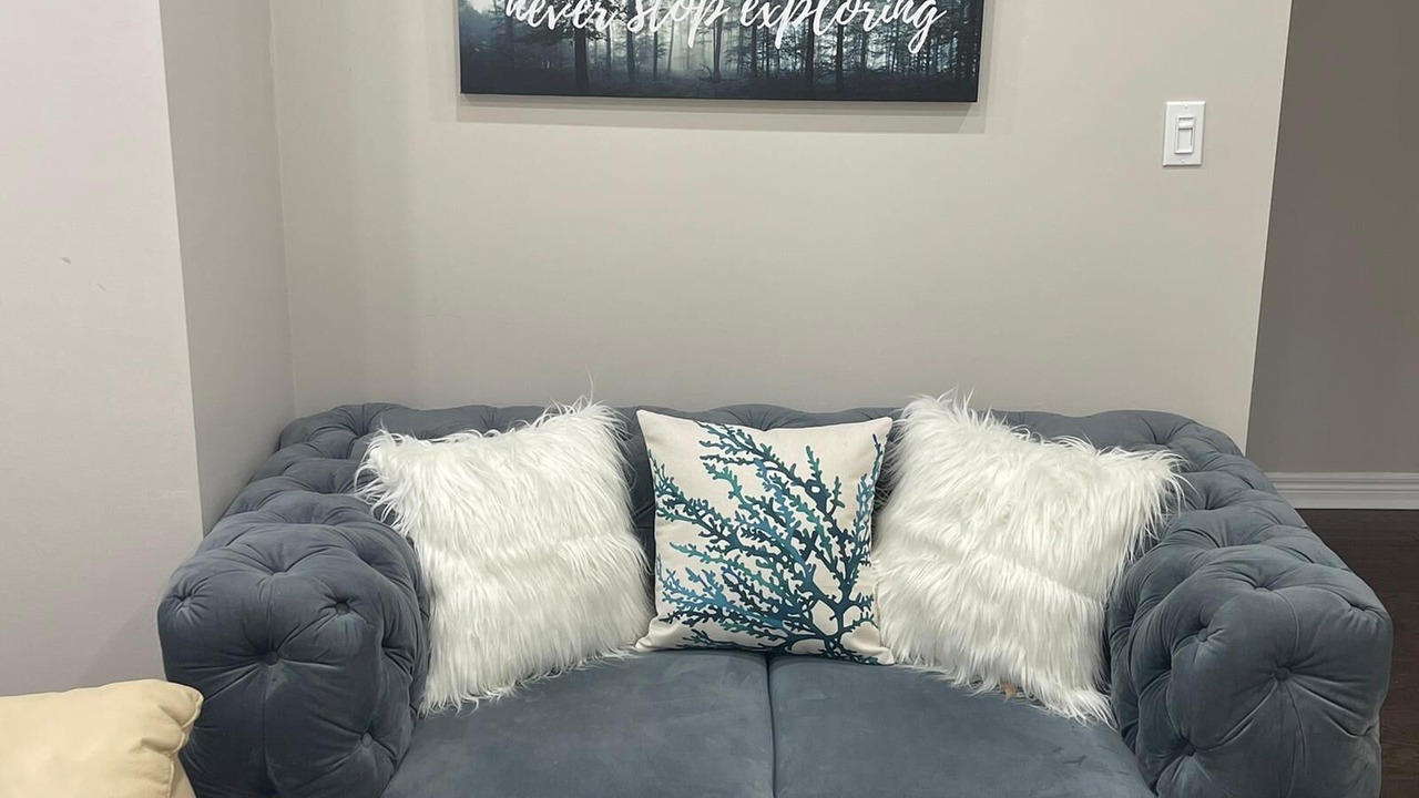 Photo of Livingroom in Churchill Meadows