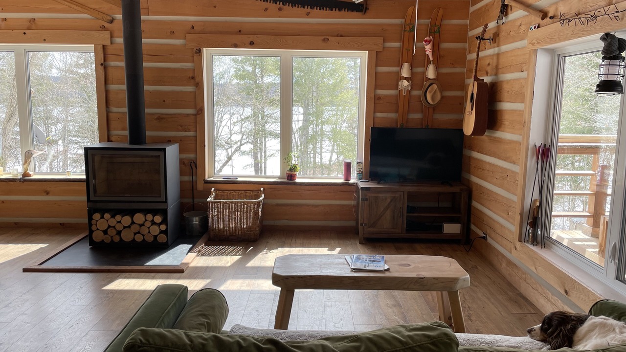 Photo of Livingroom in Centre Hastings