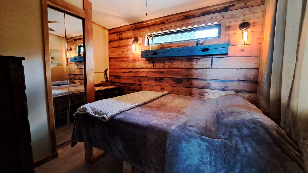 Photo of Bedroom in Lake City