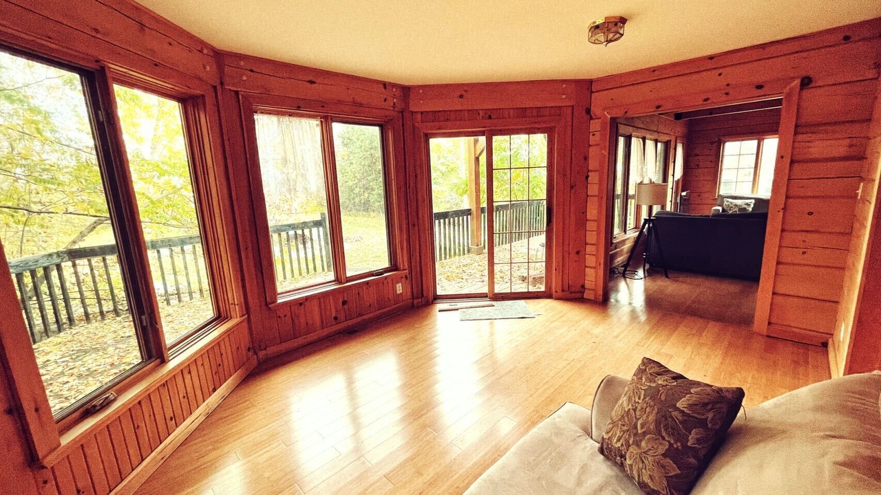 Photo of Livingroom in Bobcaygeon