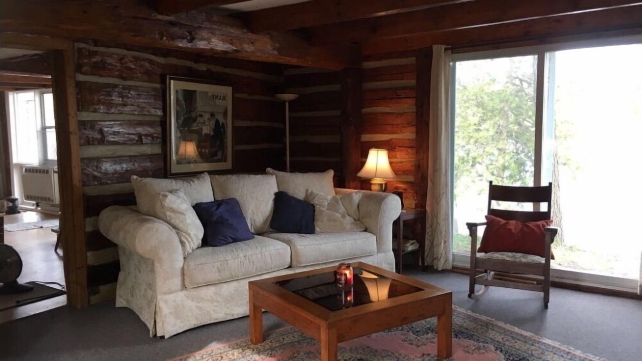 Photo of Livingroom in Frontenac