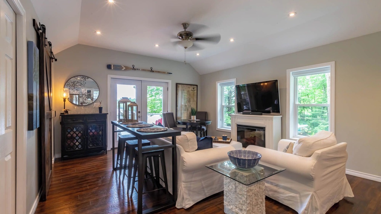 Photo of Livingroom in Bracebridge