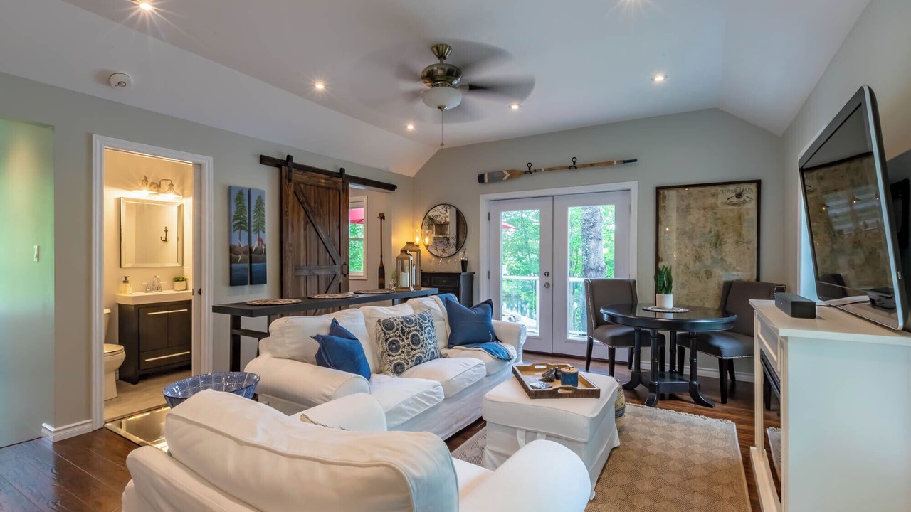Photo of Livingroom in Bracebridge