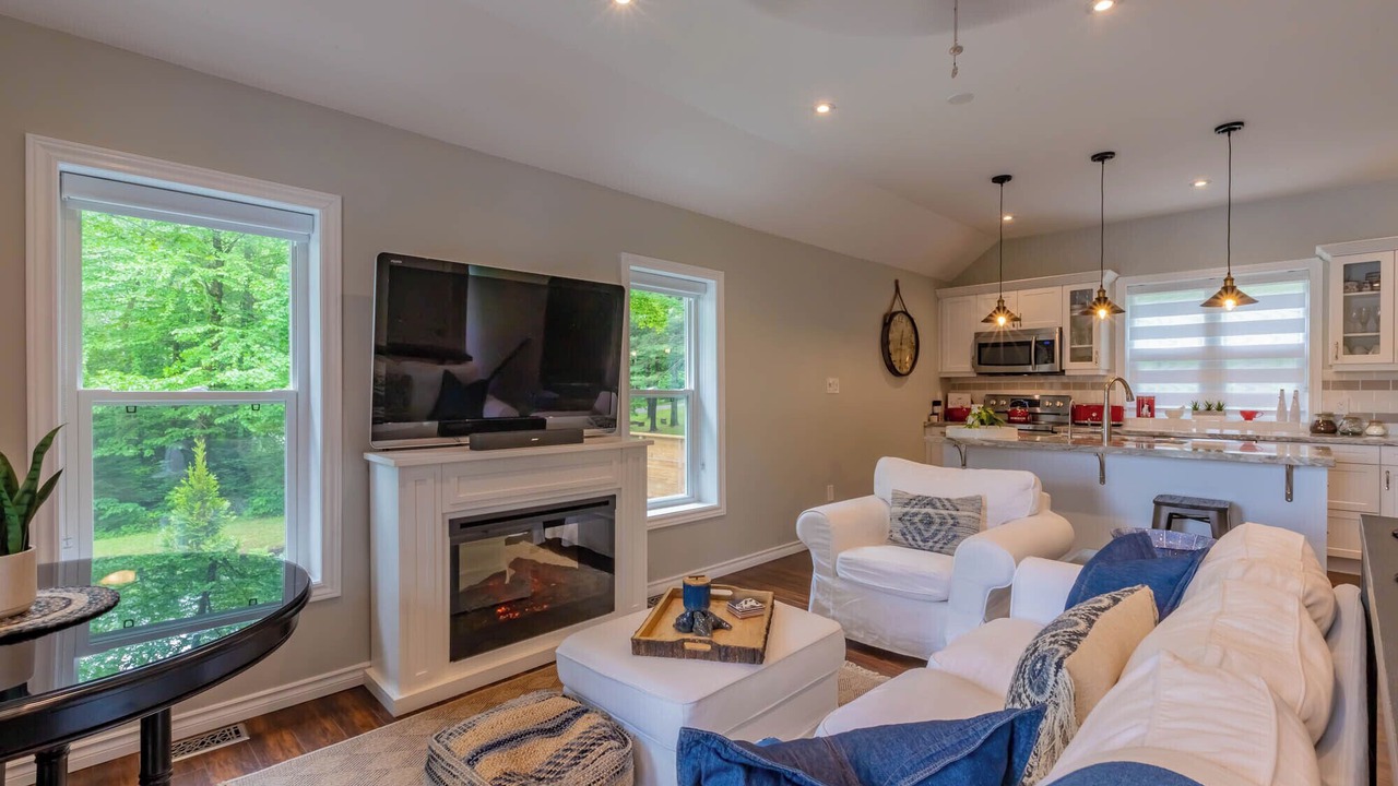 Photo of Livingroom in Bracebridge
