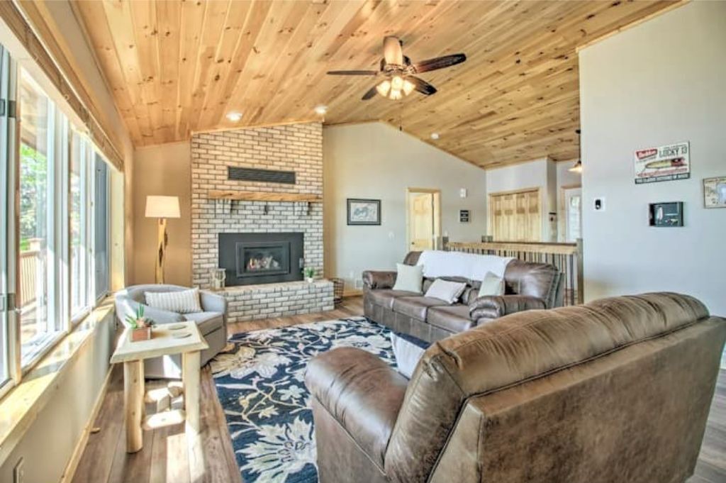 Photo of Livingroom in Crosslake
