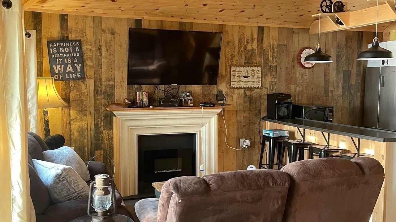 Photo of Livingroom in Fenelon Falls