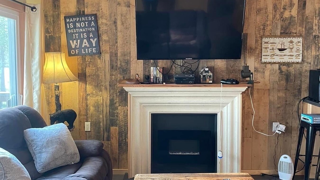 Photo of Livingroom in Fenelon Falls