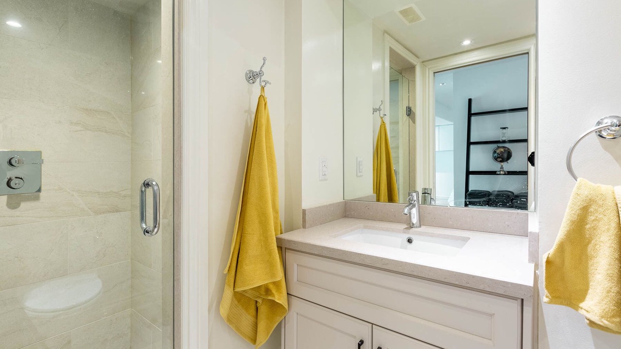 Photo of Bathroom in Clarkson-Lorne Park