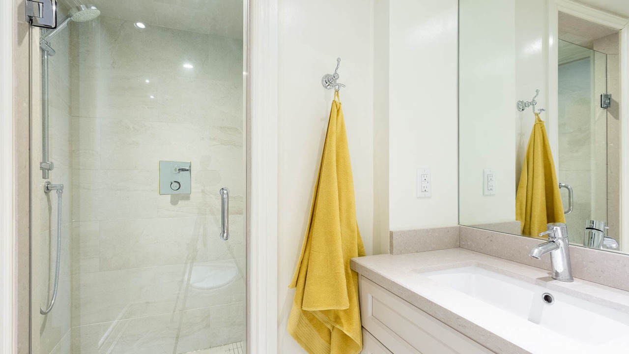 Photo of Bathroom in Clarkson-Lorne Park